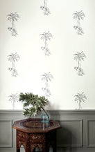 Afbeelding in Gallery-weergave laden, Paint &amp; Paper Library Wallpaper Lighthouse Palm
